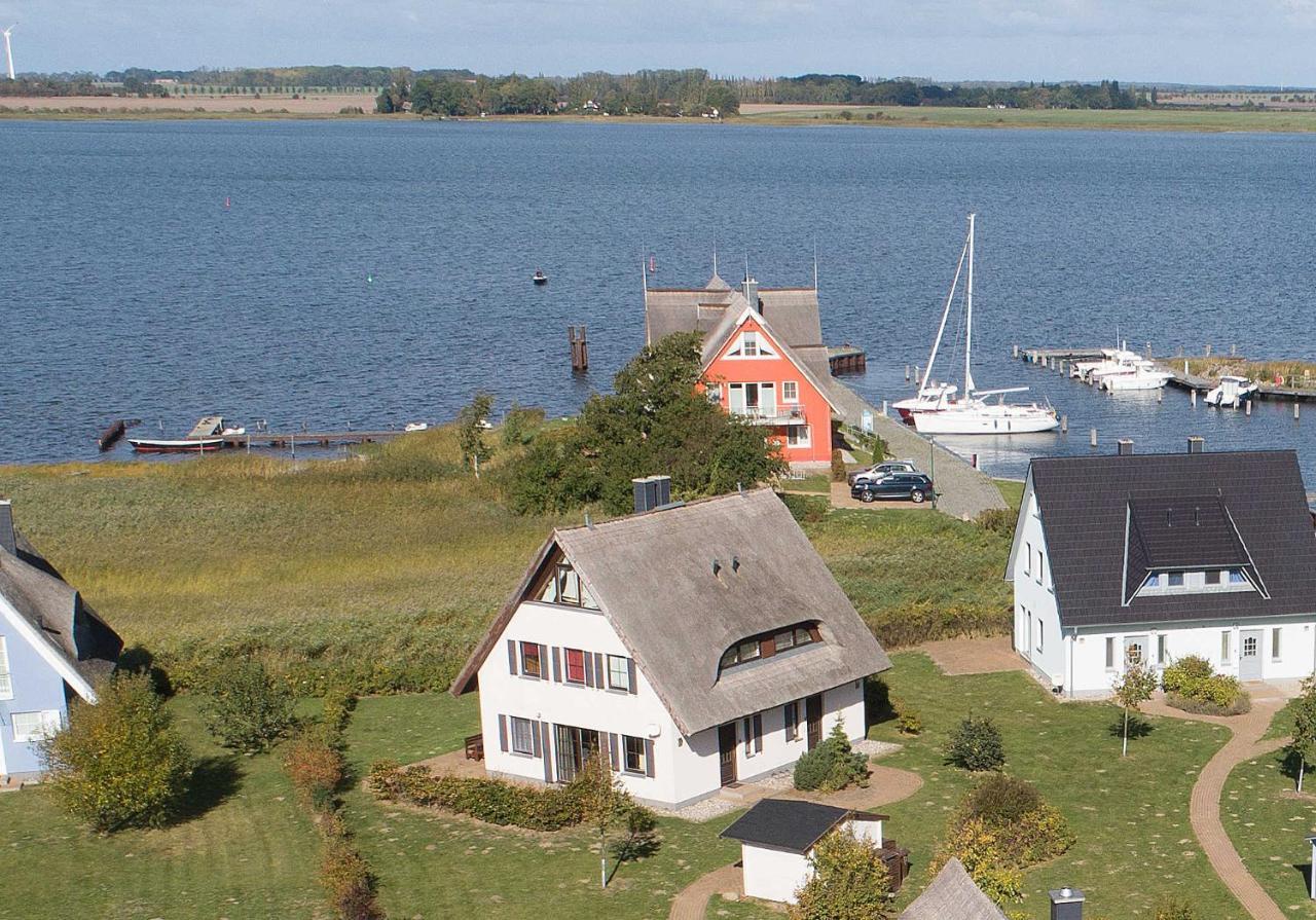 Ferienhaus Boddenblick Und Kranich Vieregge エクステリア 写真